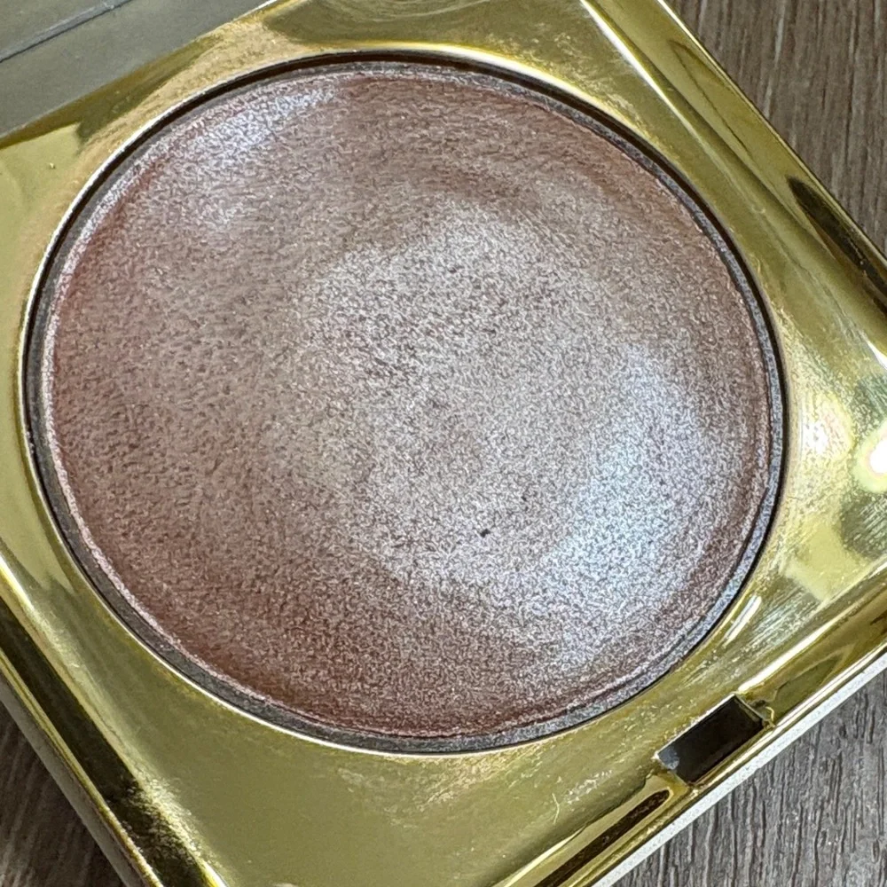 Stila KITTEN Highlighter in Gold compact with mirror - Picture 4 of 7
